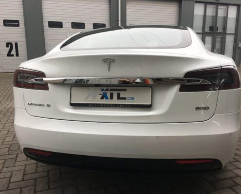 Tesla S 90D