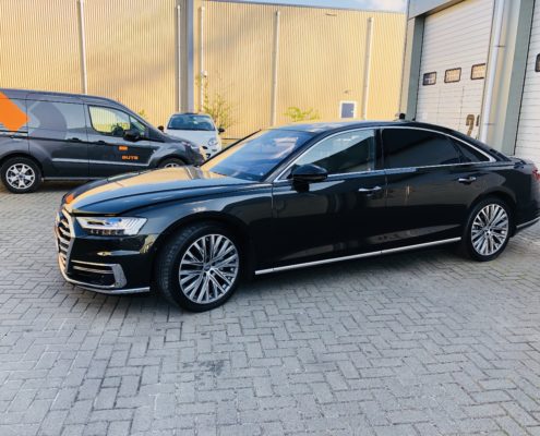 AUDI A8L Car Guys