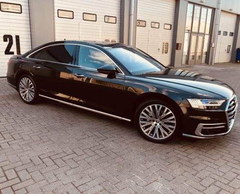 AUDI A8L Car Guys