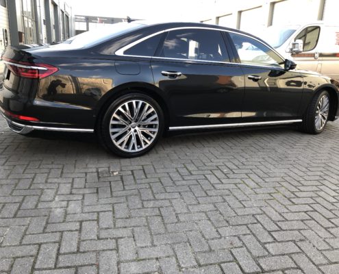 AUDI A8L Car Guys