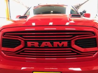 DODGE RAM HEMI V8